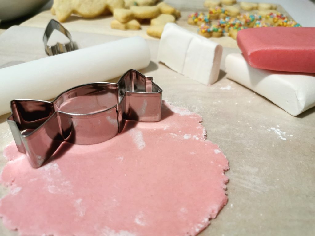 Biscotti di carnevale con confettini colorati - Gineprina cucina